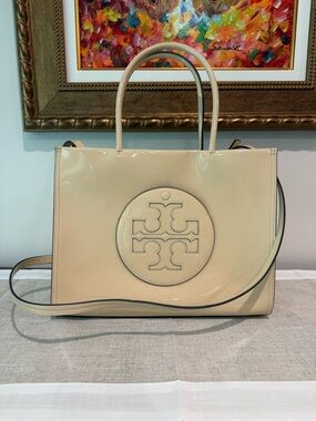 Tory Burch Patent Leather Tote Bag in Cream with shoulder strap